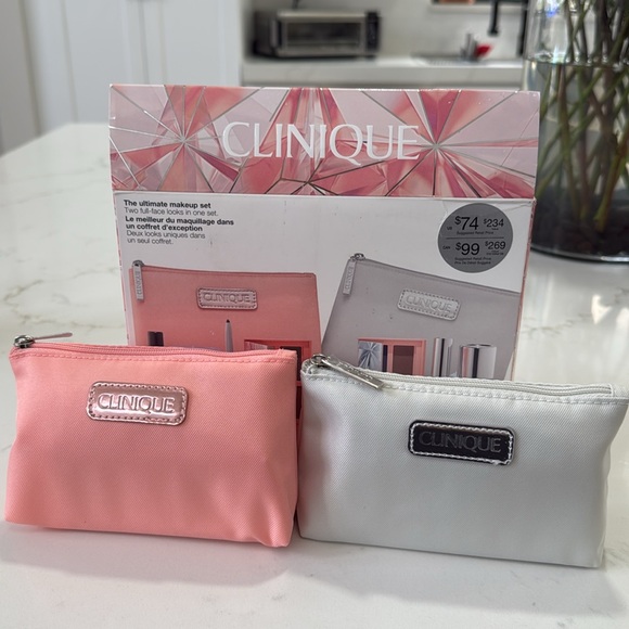 NEW Clinique Ultimate Makeup Set - Picture 6 of 6